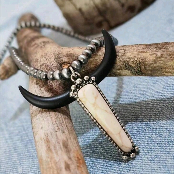 Jewelry - Horn Pendant Necklace Black and Cream